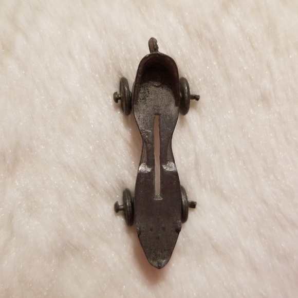 Vintage rollerskate charm - Picture 2 of 4